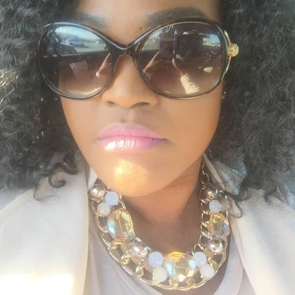 Meet your Posher, Sophie - Picture 1 of 1